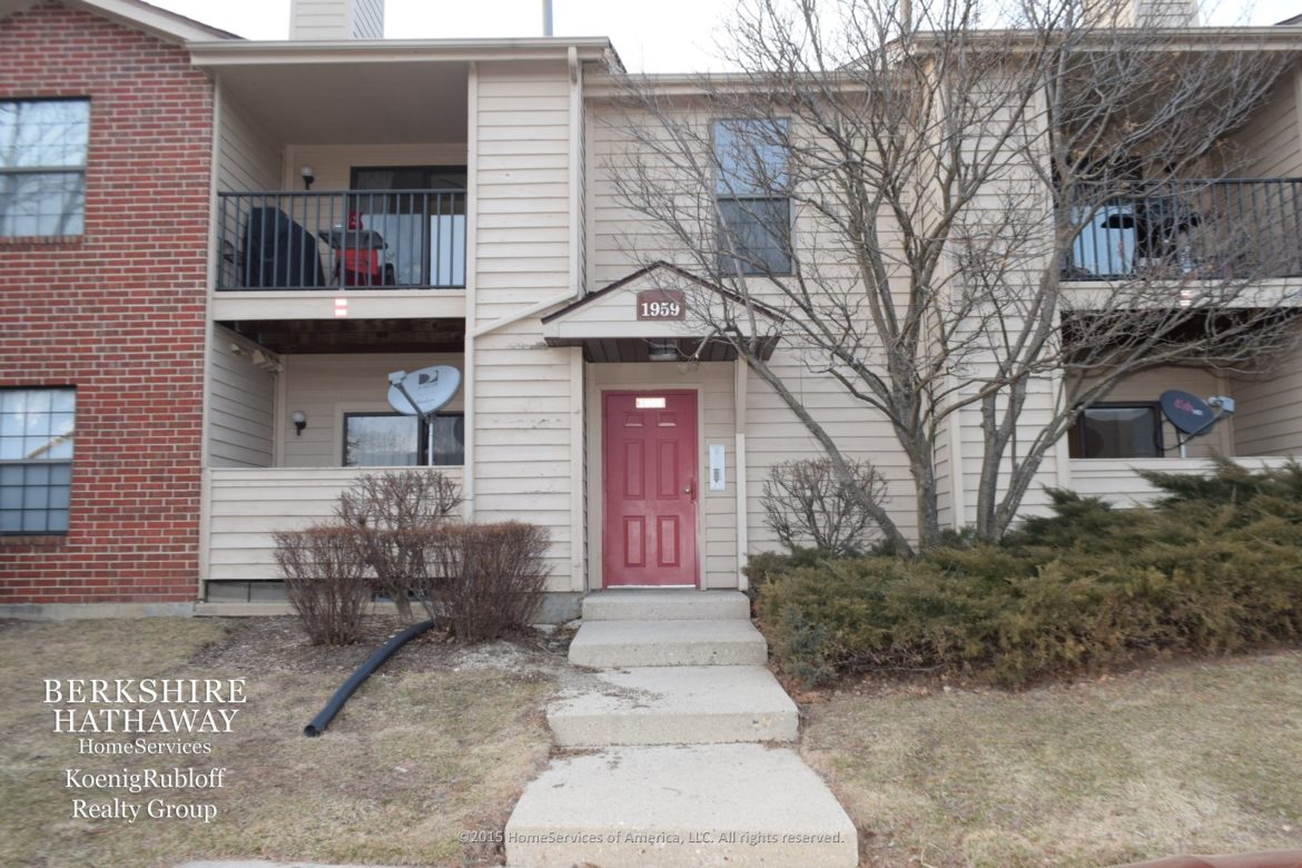 1959 N Hicks Road UNIT 103 Palatine, IL 60074
